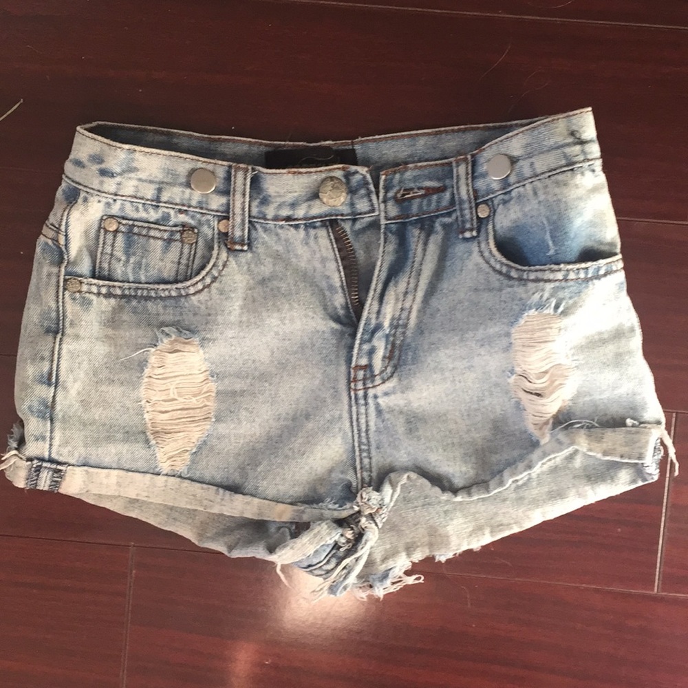 SOLD: High waisted shorts